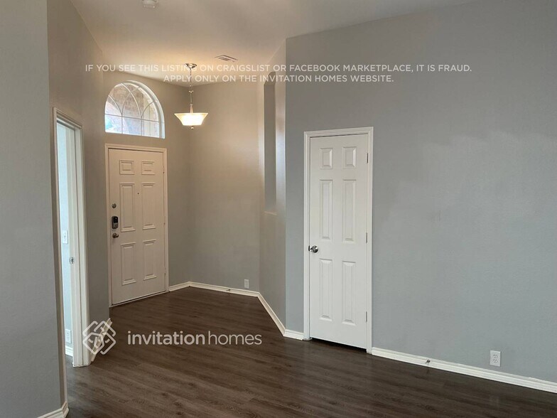 Building Photo - 4737 Park Downs Dr