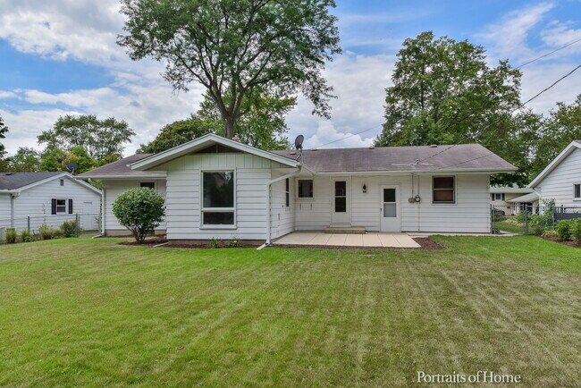 Building Photo - 311 Longview Dr
