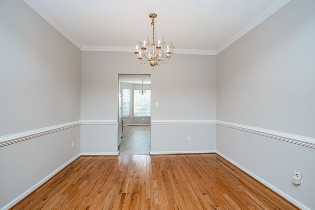 Building Photo - Beautiful Chesterfield Home Is Ready For Y...