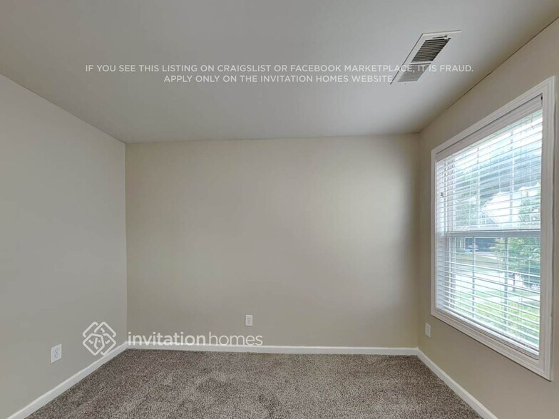 Building Photo - 2831 Sedgeview Ln NE