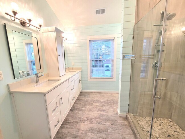 Building Photo - Stunning four bedroom in Charleston National on large lot - Mt. Pleasant