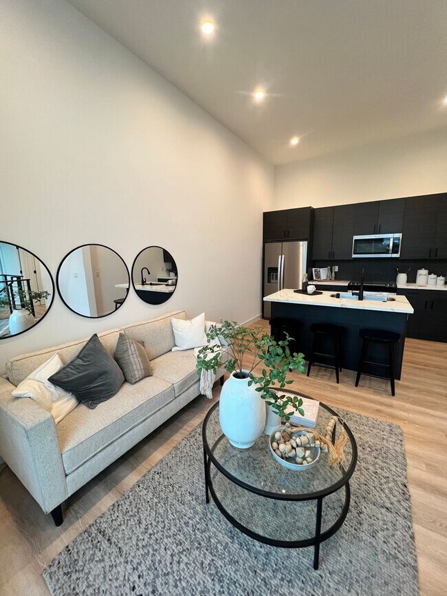 Building Photo - Remington