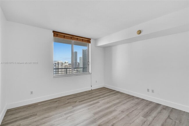 Building Photo - 325 S Biscayne Blvd