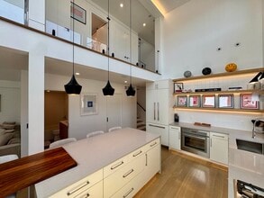 Building Photo - 22 Parker St