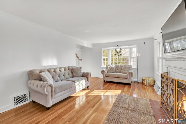 Building Photo - 124 Stiles St