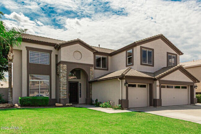 Primary Photo - 7033 W Honeysuckle Dr