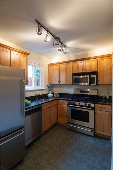 Building Photo - 1612 Briarcliff Rd NE