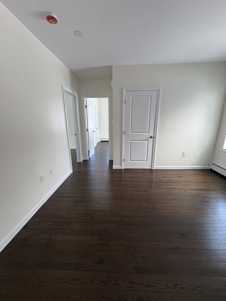 Building Photo - 316 Old Fall River Rd