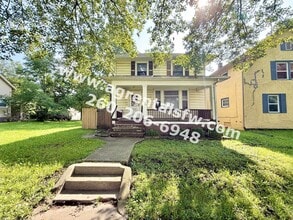 Building Photo - 2921 Hoagland Ave