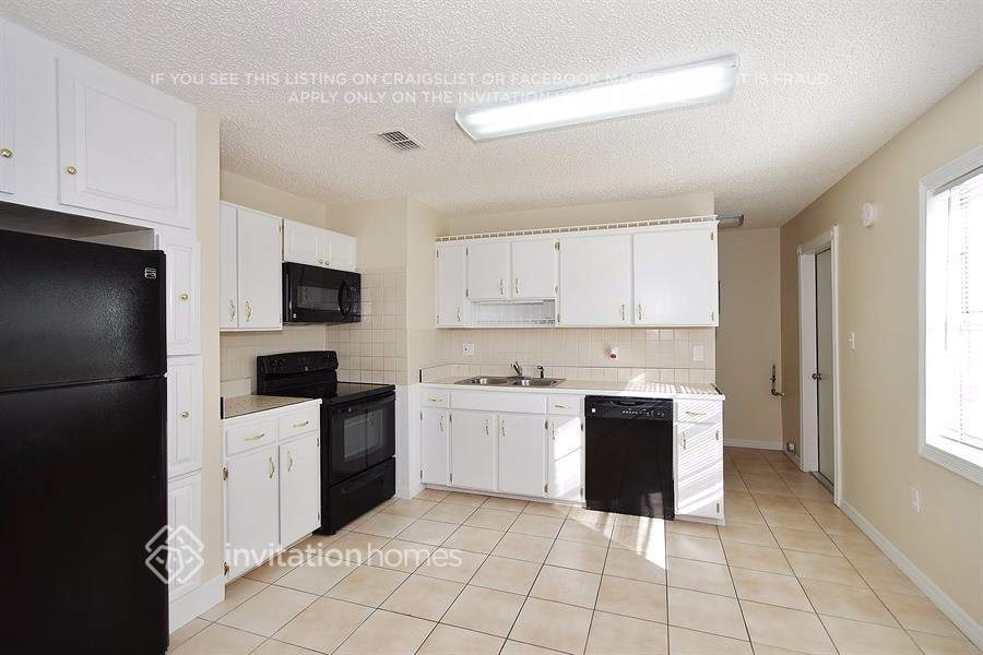 Building Photo - 1601 Stafford Rd