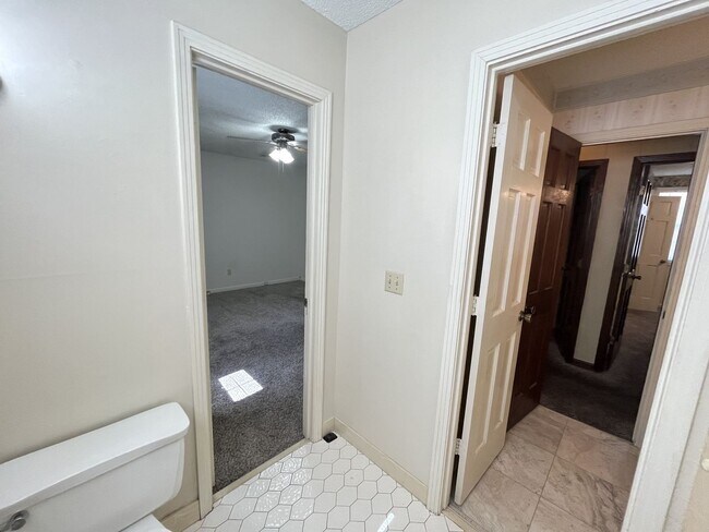 Building Photo - COMING SOON! 3/2 One Level Home w/ Spaciou...
