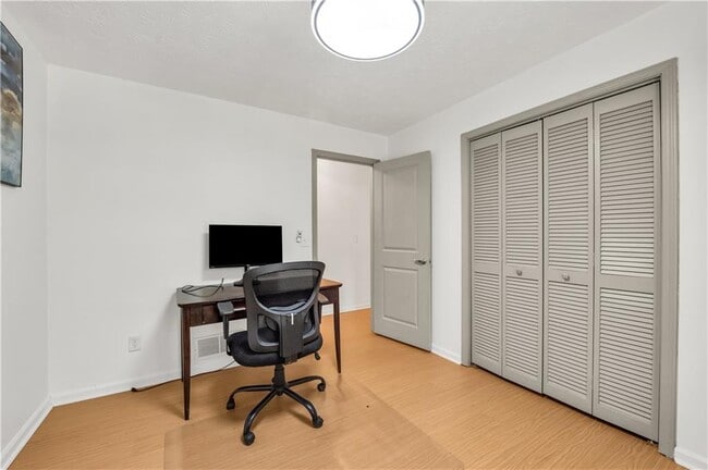Building Photo - 5712 Port Dr