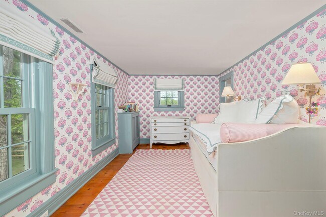 Building Photo - 74 Melville Rd