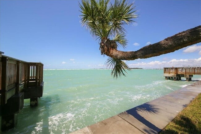 Building Photo - TURNKEY FURNISHED WATERFRONT RENTAL – Live the Island Life on Siesta Key