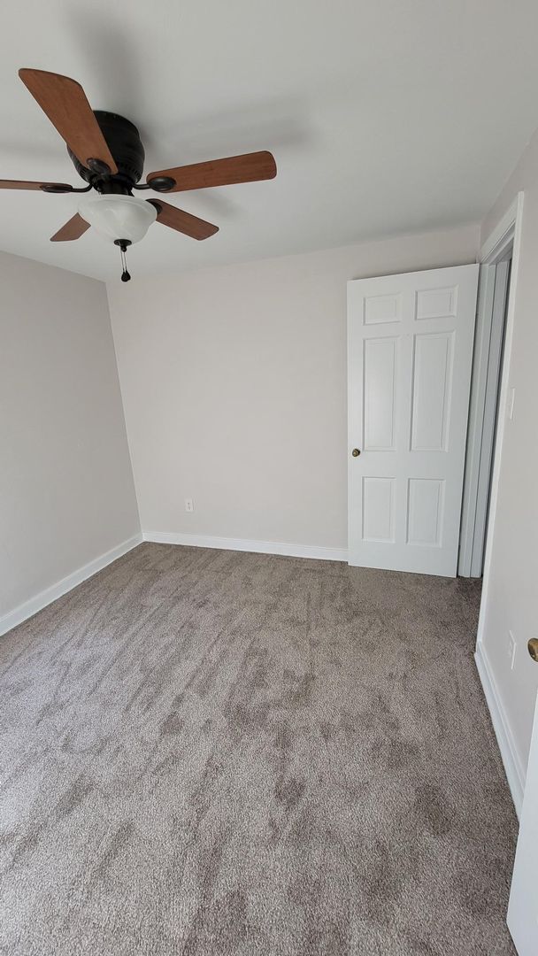 Building Photo - Spacious Three Bedroom Home