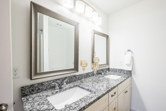 Building Photo - 171 Marbella Cir