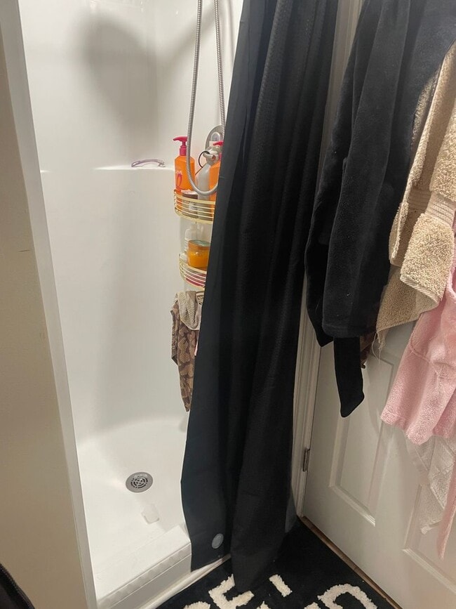 Building Photo - Renovated University Gateway 2 Bed 2 Bath!