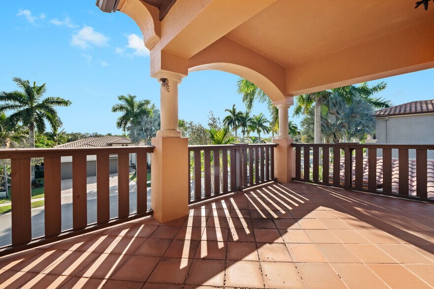 upstairs balcony - 12225 NW 71st St