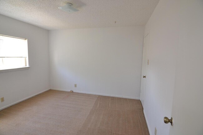 Building Photo - 11406 Colusa Dr