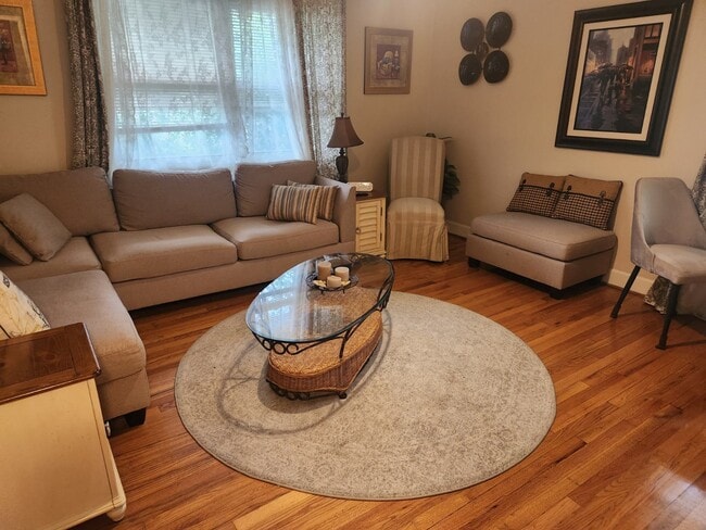 Primary Photo - 5410 Hampton Cir