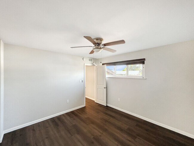 Building Photo - Beautiful 4BD/2BA W/ Attached Garage in Cl...