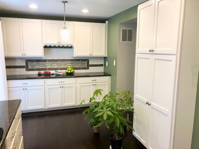 Building Photo - 15 Robin Ridge Ct