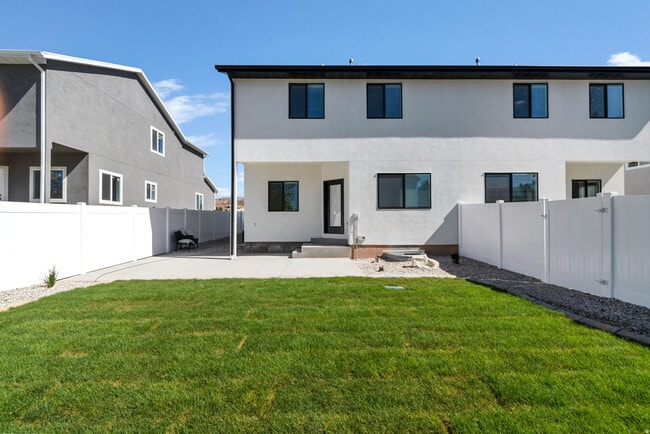 Building Photo - 977 W 1080 S