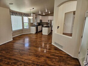 Building Photo - Castle Pines Fabulous 5 Bedroom Oasis Avai...