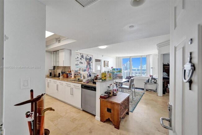 Building Photo - 19501 W Country Club Dr