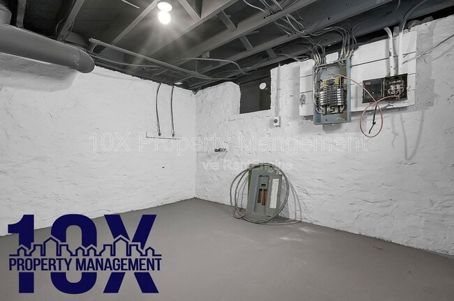 Building Photo - 864 Fairwood Ave