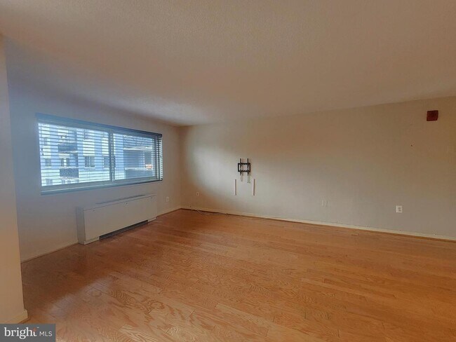 Building Photo - 7333 New Hampshire Ave