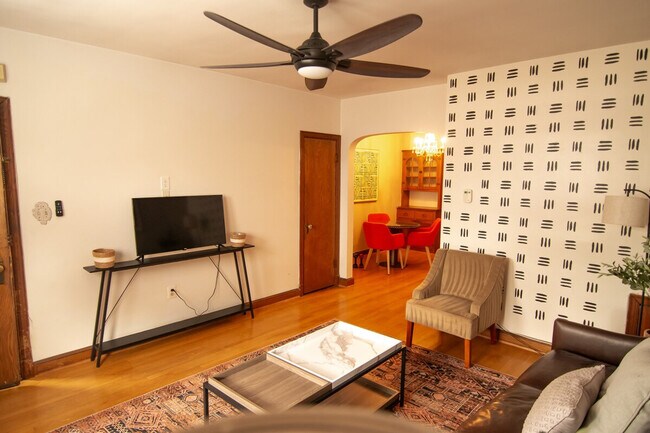 Building Photo - 1514 16th St SE