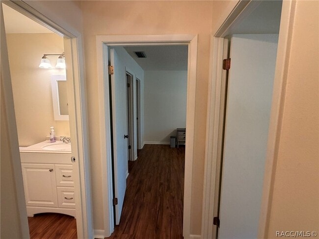 Building Photo - 2400 Forest Dr