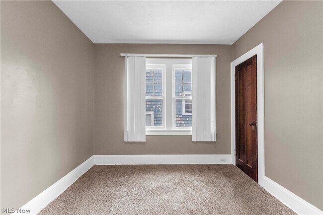 Building Photo - 1467 Larchmont Rd