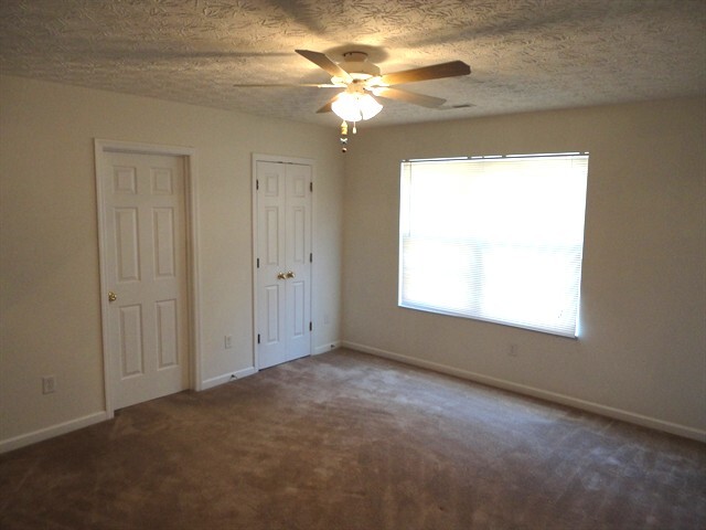 Building Photo - 9244 Sawgrass Dr