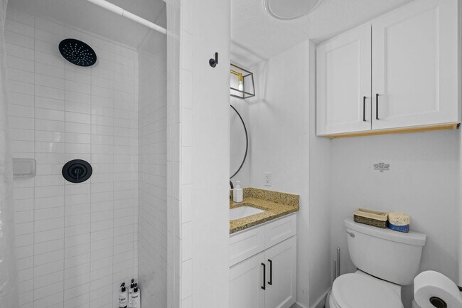 Building Photo - 2229 Alice Rd