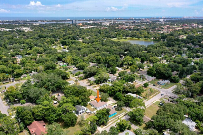 Building Photo - 884 Winchester St