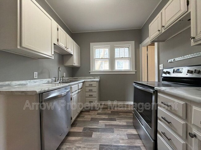 Building Photo - 5318 Stockwell St