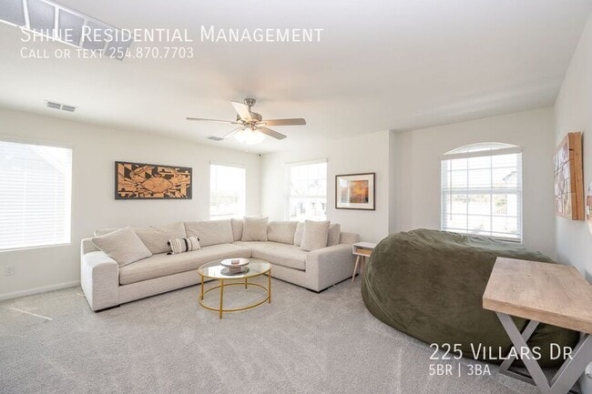 Building Photo - 225 Villars Dr