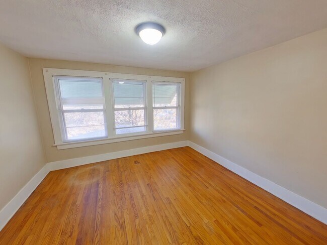 Building Photo - 207 S Erie Ave