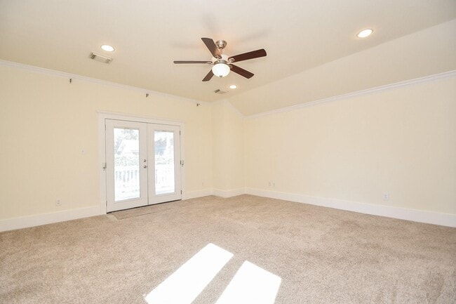 Building Photo - 4625 Pineridge St