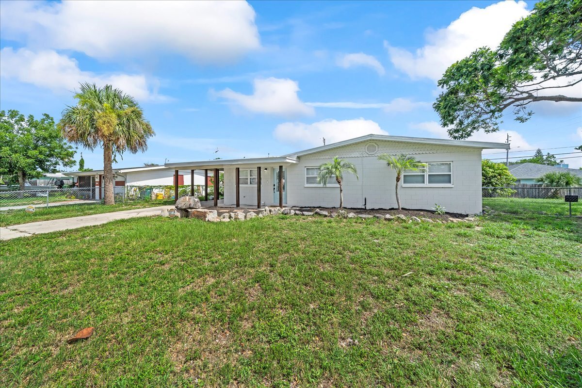 Building Photo - 1610 Glen Haven Dr