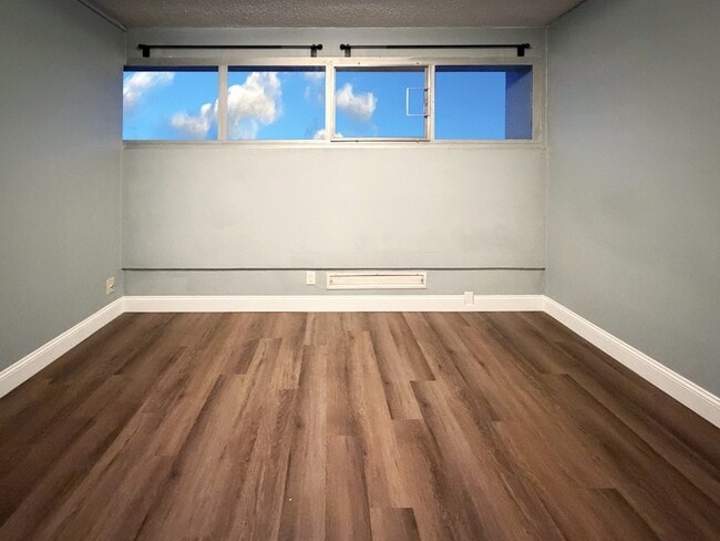 Building Photo - 1313 Lincoln St