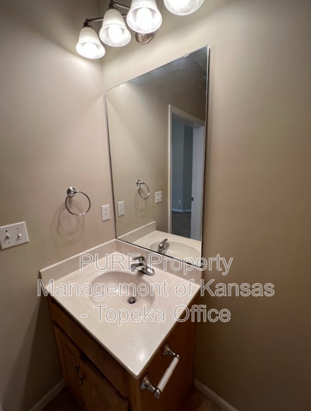 Building Photo - 2707 SE Taurus Ct
