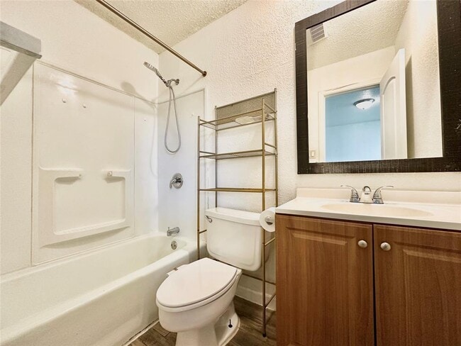 Building Photo - 1015 Gardner Rd