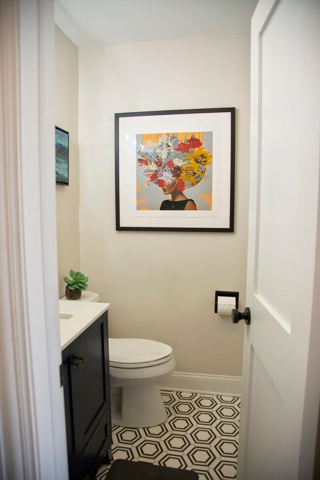 Building Photo - 2S316 Arrowhead Dr