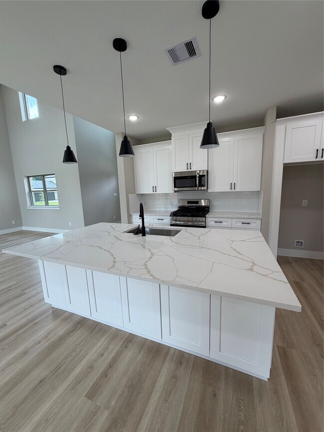 Building Photo - 2619 Piemonte Ave
