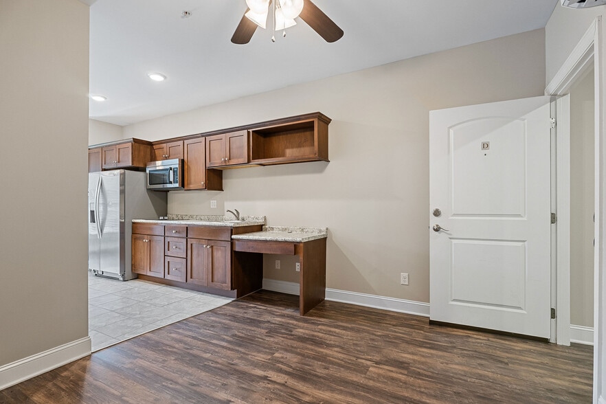 Building Photo - Eagle Village