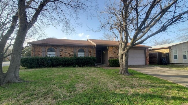Primary Photo - Great home in Rowlett!