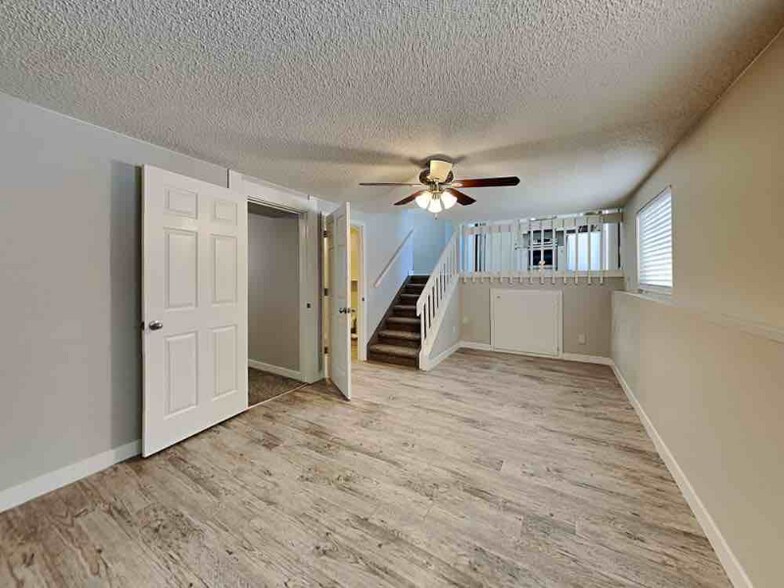 Building Photo - 6930 Sugar Creek Cir